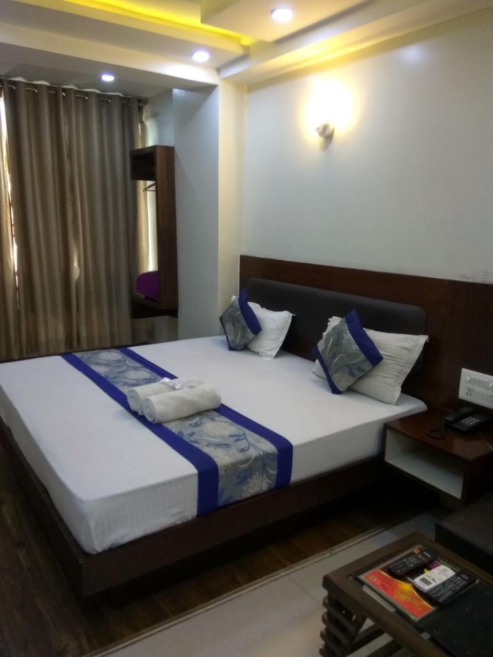 Hotel Le Mem Делі Екстер'єр фото