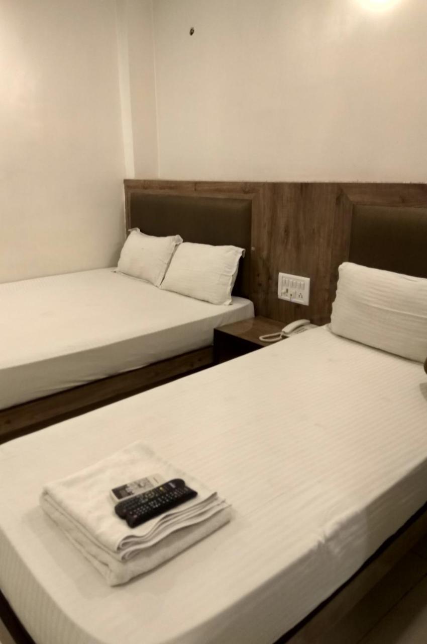 Hotel Le Mem Делі Екстер'єр фото